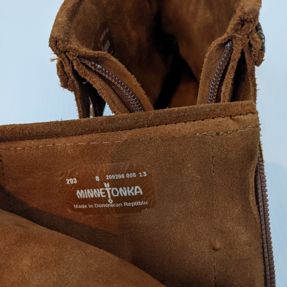 Minnetonka boots size 8 - Picture 9 of 9